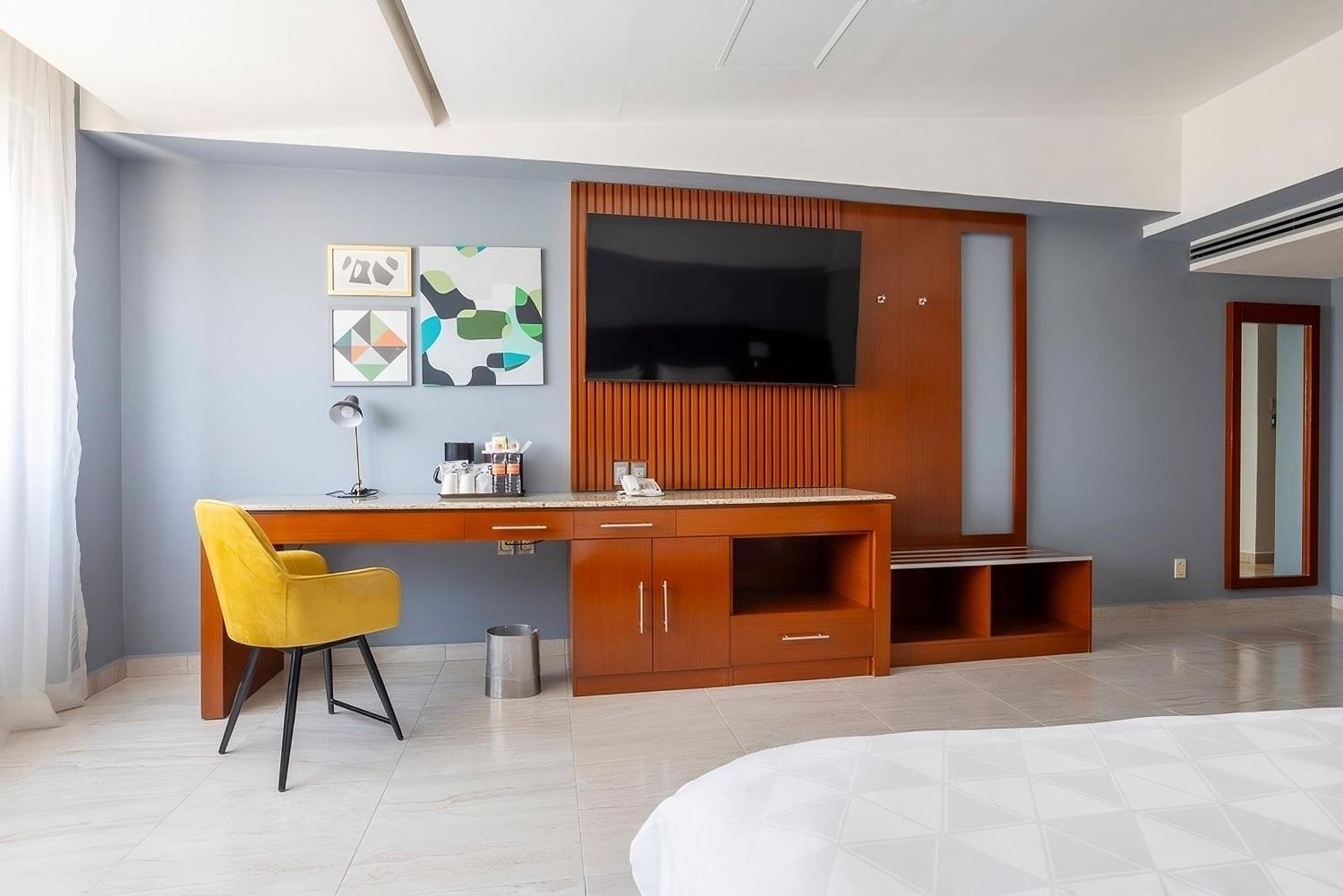 Holiday Inn Puebla Finsa By Ihg Экстерьер фото