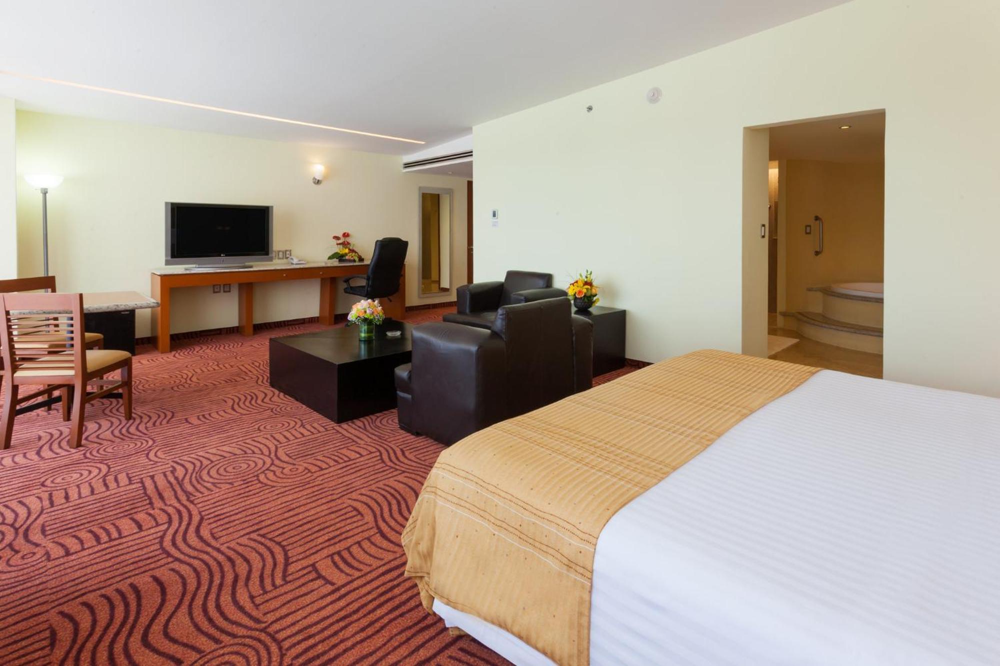Holiday Inn Puebla Finsa By Ihg Экстерьер фото