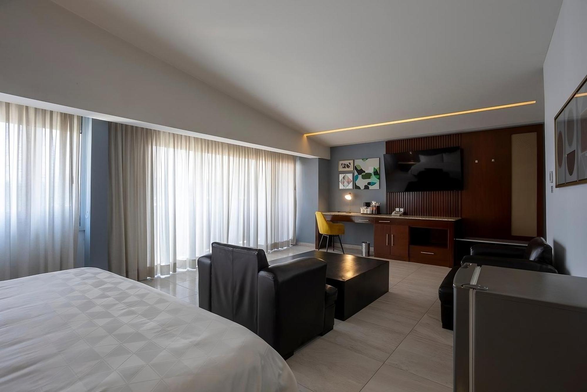 Holiday Inn Puebla Finsa By Ihg Экстерьер фото