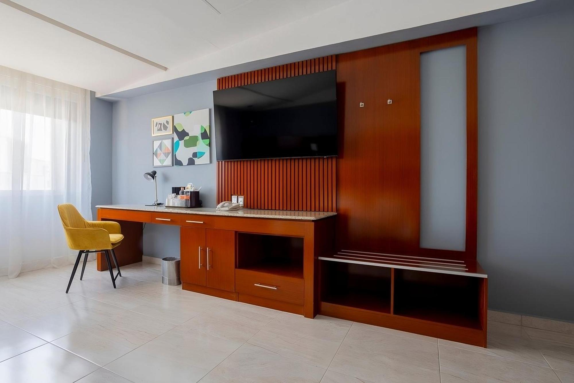 Holiday Inn Puebla Finsa By Ihg Экстерьер фото