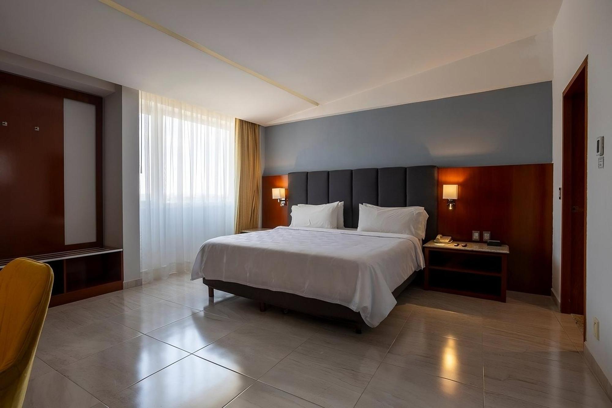 Holiday Inn Puebla Finsa By Ihg Экстерьер фото